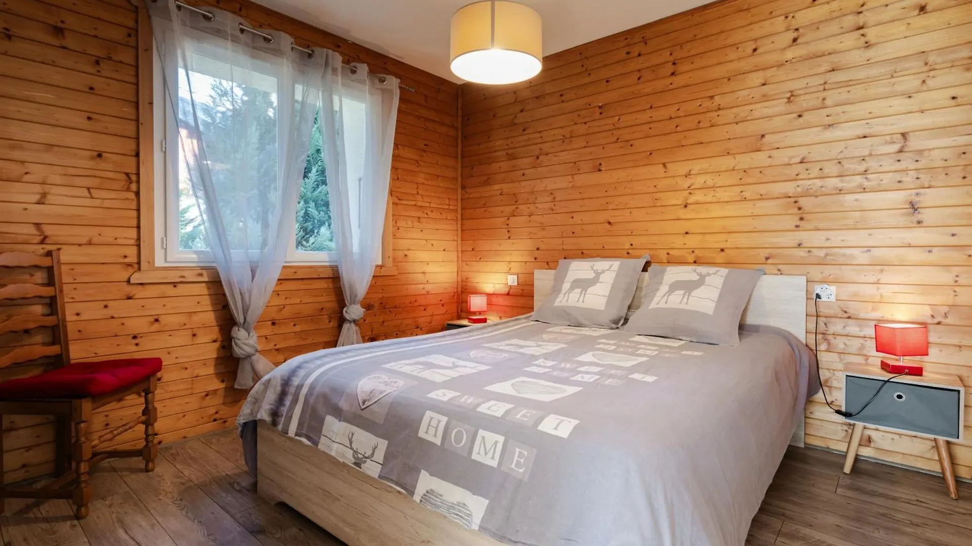 Hébergement de vacances Grand Gîte Saint-Lary centre pour 15 pers. pouvant accueillir jusqu’à 17 pers.
