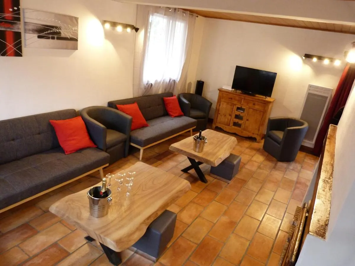 Hébergement de vacances Grand Gîte Saint-Lary centre pour 15 pers. pouvant accueillir jusqu’à 17 pers.